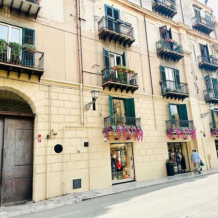 Casa Vittoria Hotel Палермо Екстериор снимка