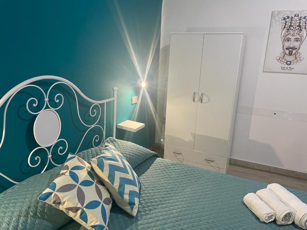 Casa Vittoria Hotel Палермо Екстериор снимка