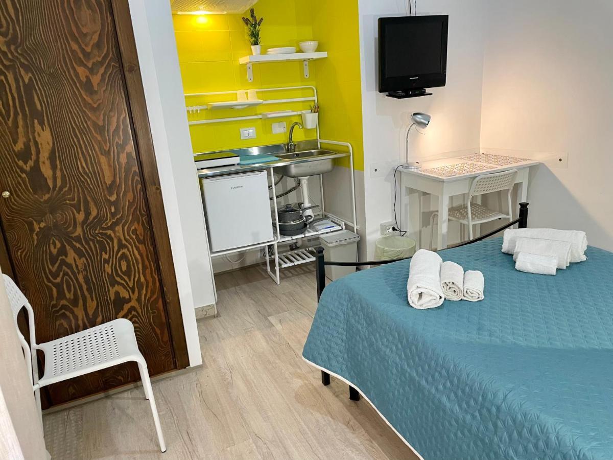 Casa Vittoria Hotel Палермо Екстериор снимка