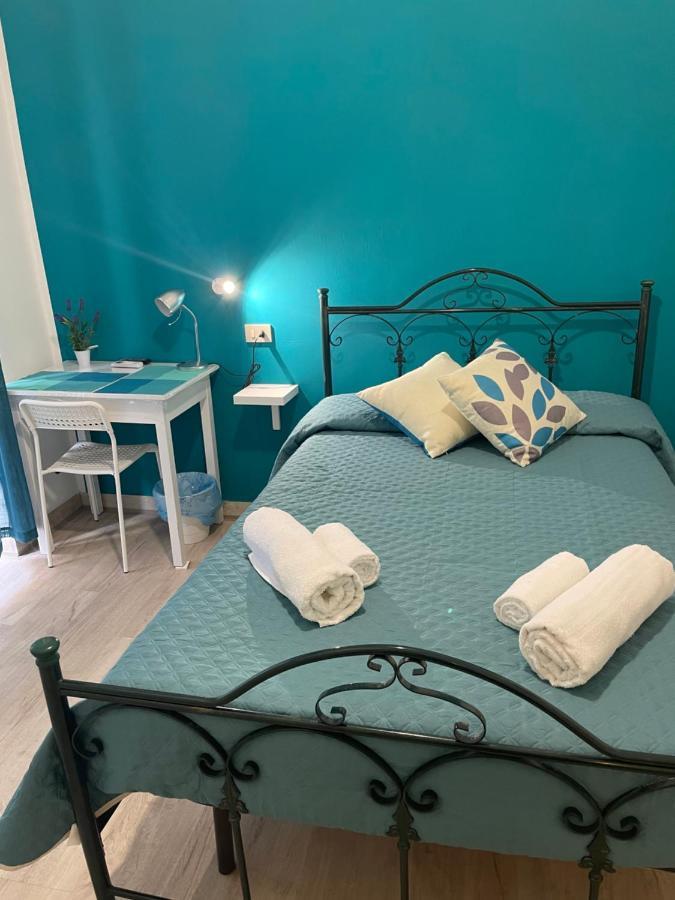Casa Vittoria Hotel Палермо Екстериор снимка