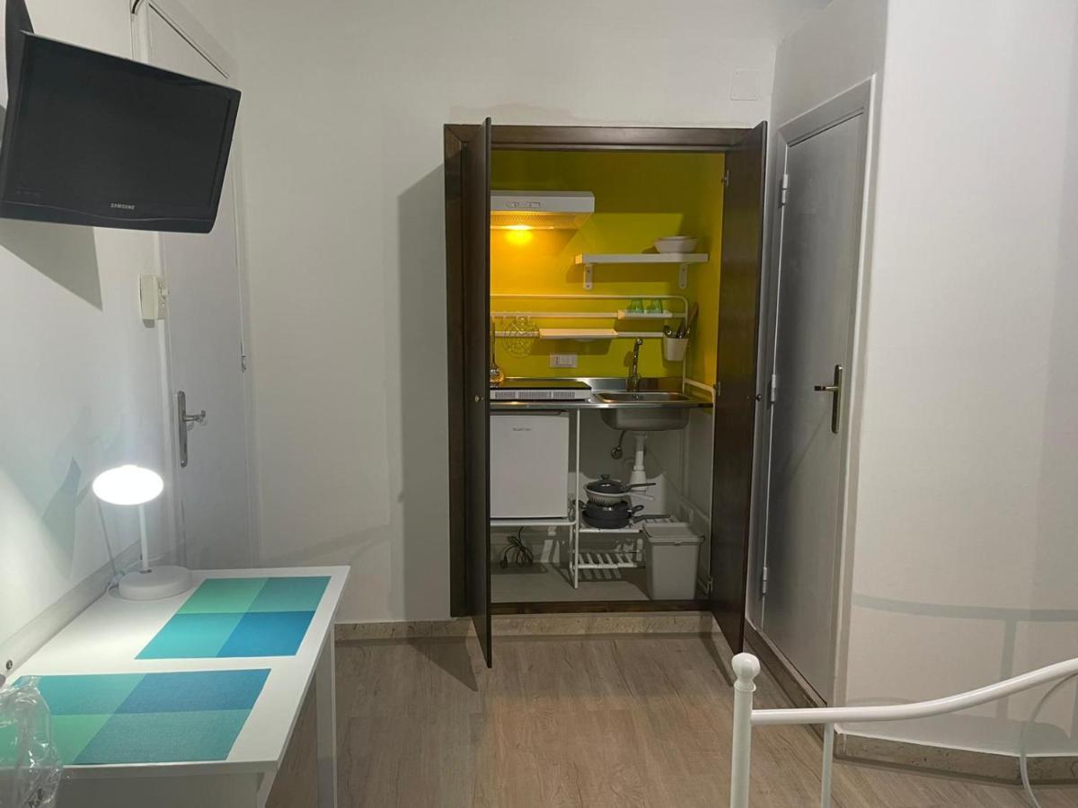 Casa Vittoria Hotel Палермо Екстериор снимка