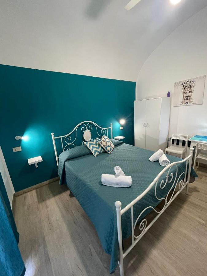 Casa Vittoria Hotel Палермо Екстериор снимка