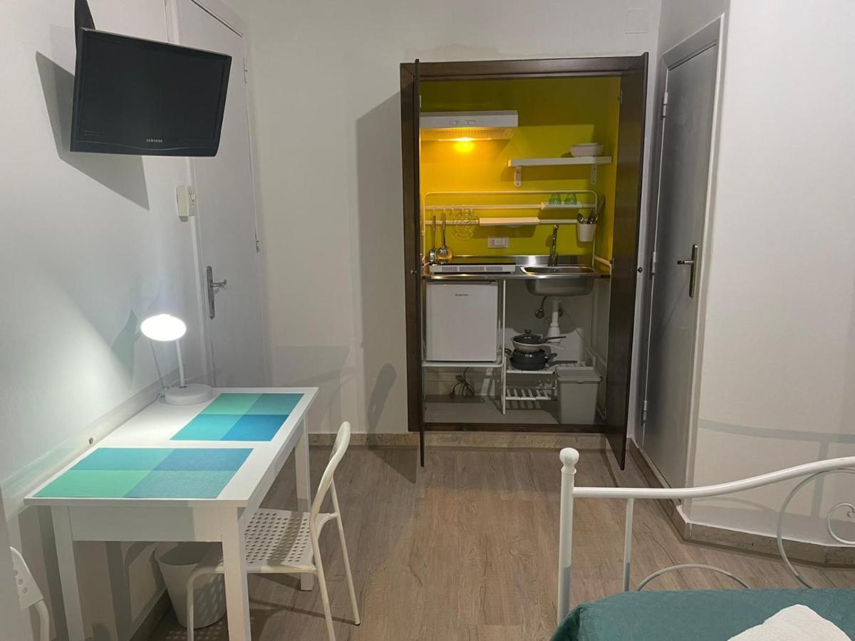 Casa Vittoria Hotel Палермо Екстериор снимка