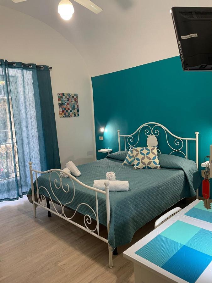Casa Vittoria Hotel Палермо Екстериор снимка
