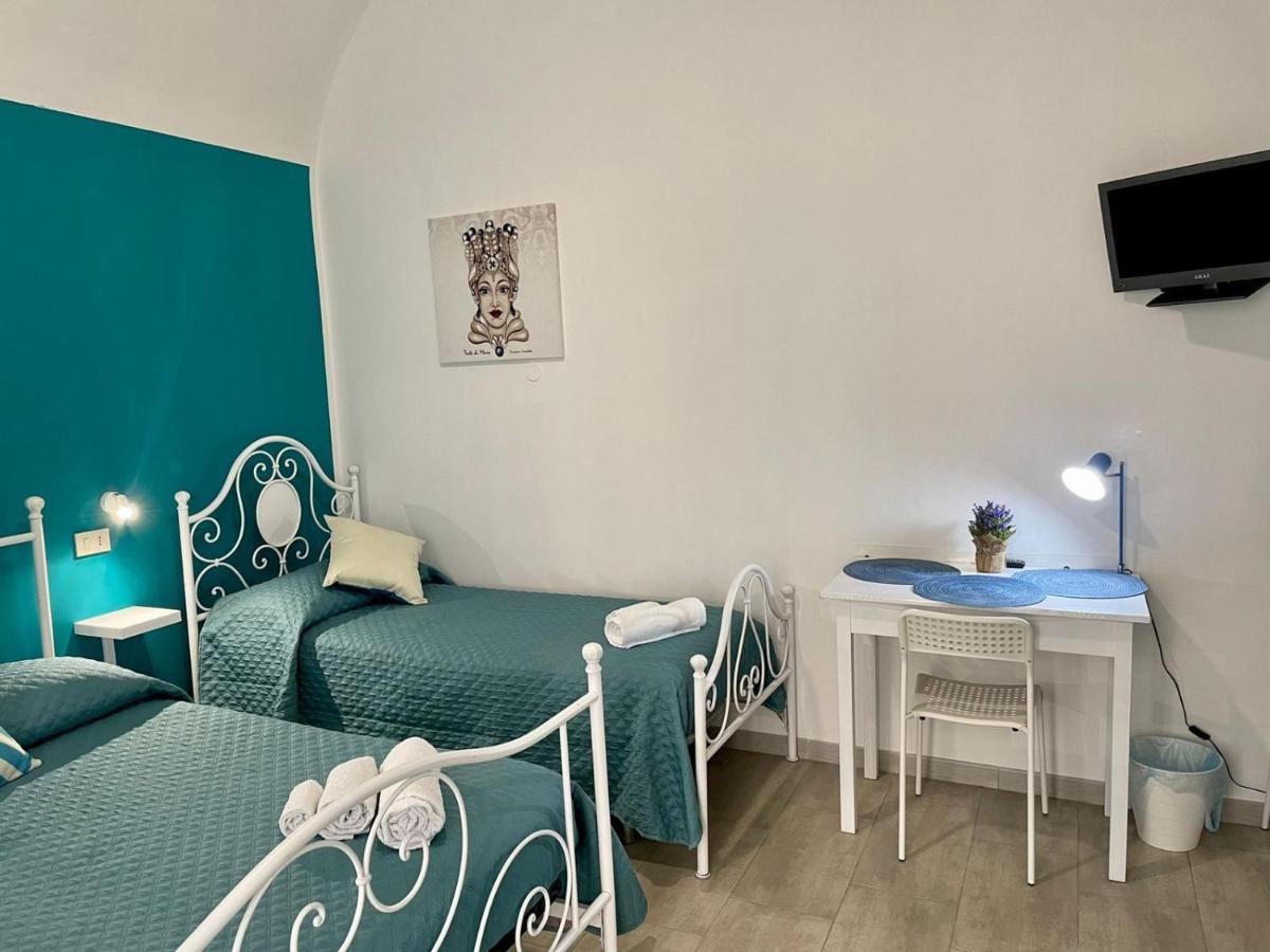Casa Vittoria Hotel Палермо Екстериор снимка