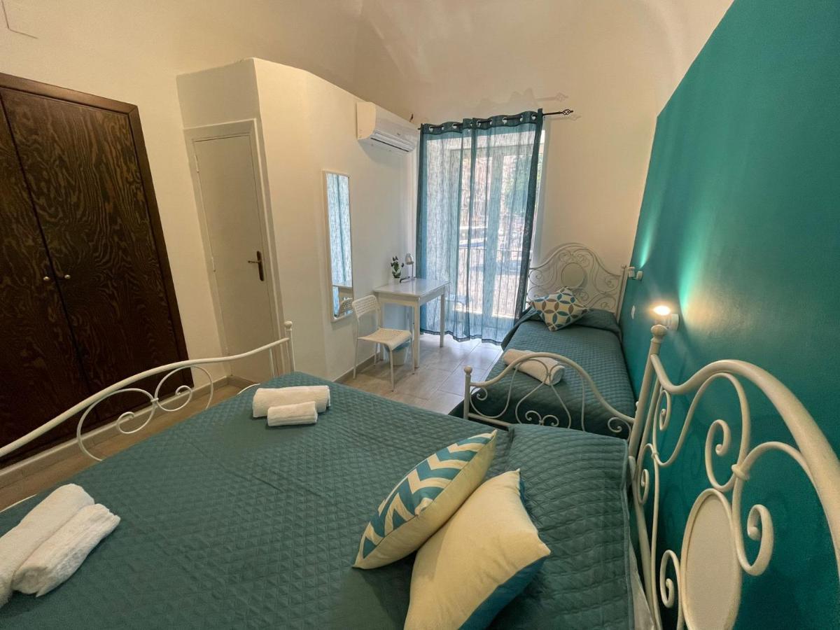 Casa Vittoria Hotel Палермо Екстериор снимка