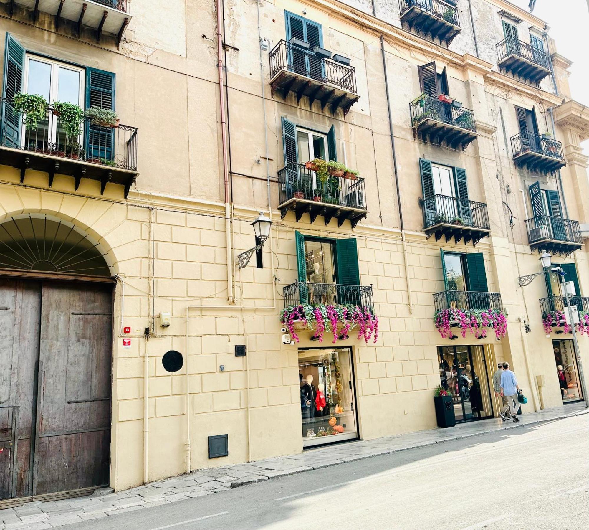 Casa Vittoria Hotel Палермо Екстериор снимка